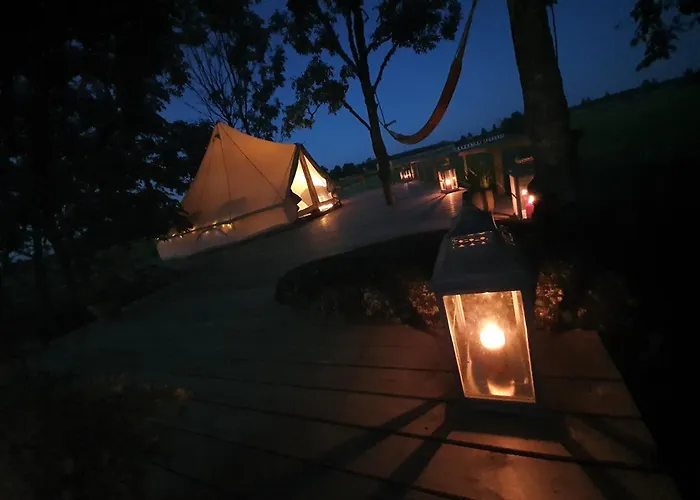 Οργανωμένο κάμπινγκ Glamping